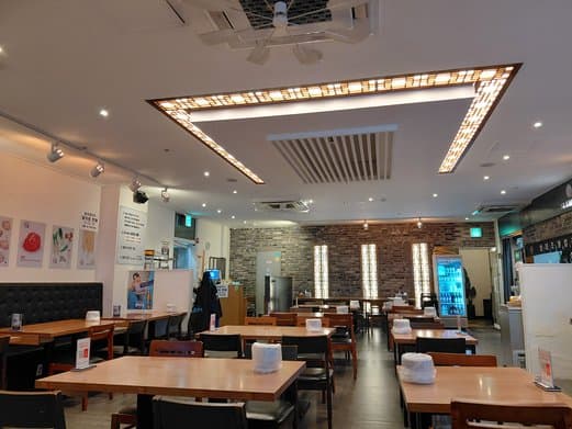 Changdae Clam Kalguksu